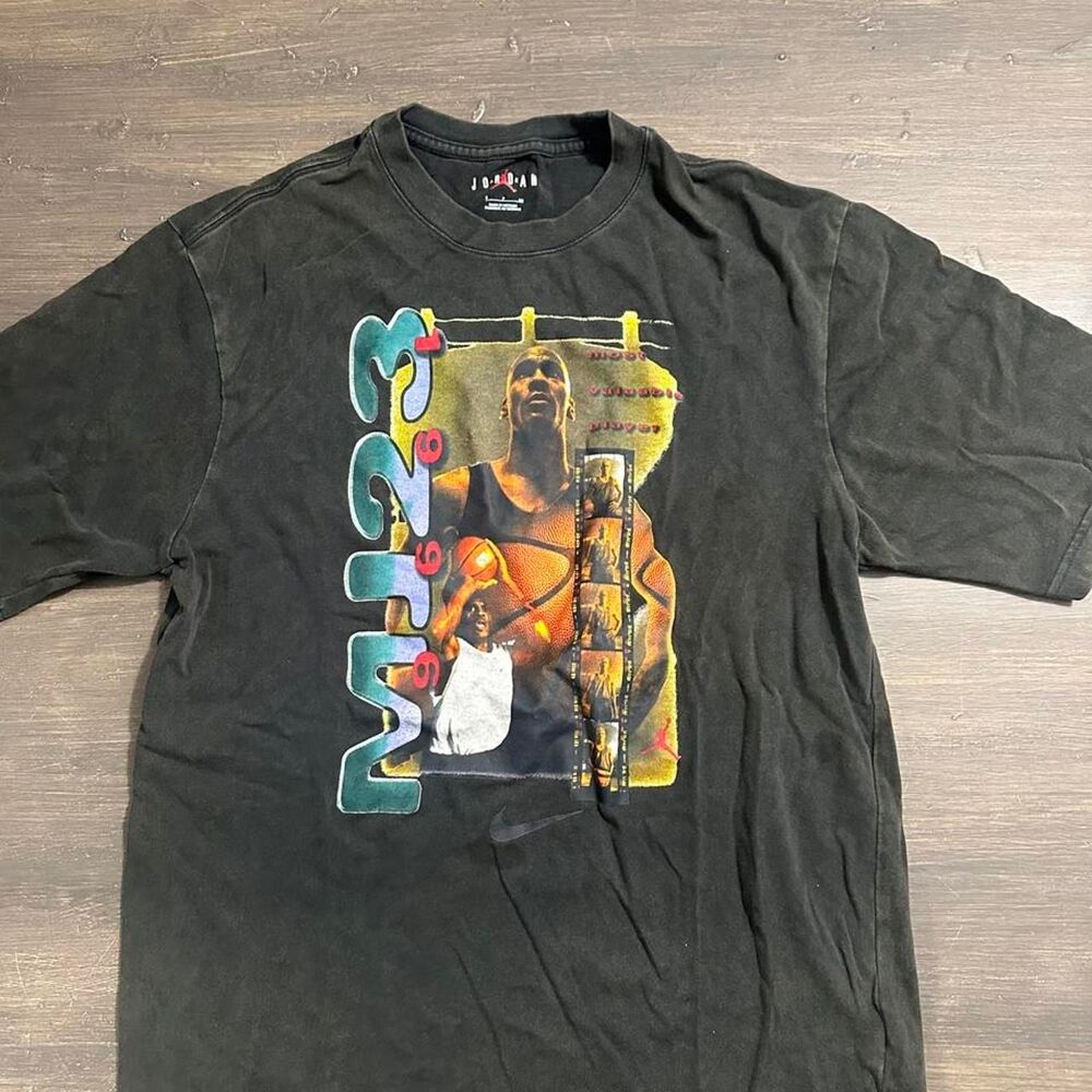 Jordan Men's Black and Grey T-shirt